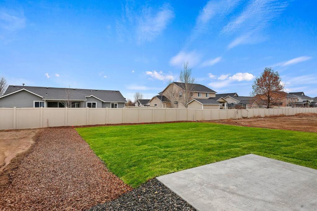 Beautiful Brand New Kuna Home! Luaran gambar