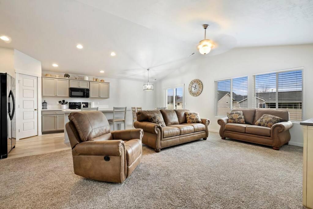 Beautiful Brand New Kuna Home! Luaran gambar