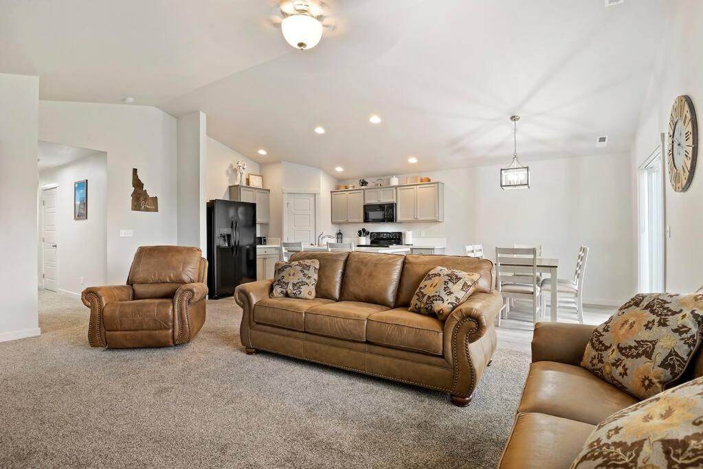 Beautiful Brand New Kuna Home! Luaran gambar