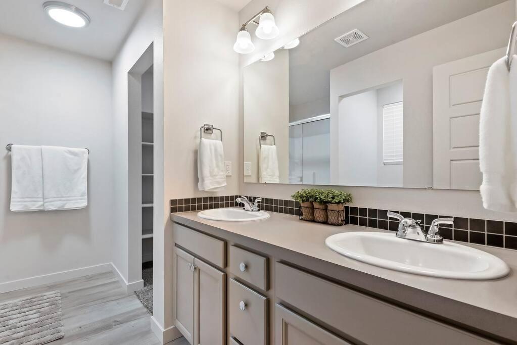 Beautiful Brand New Kuna Home! Luaran gambar