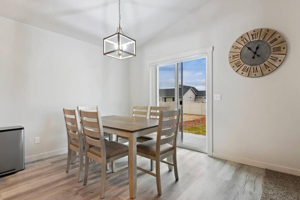 Beautiful Brand New Kuna Home! Luaran gambar