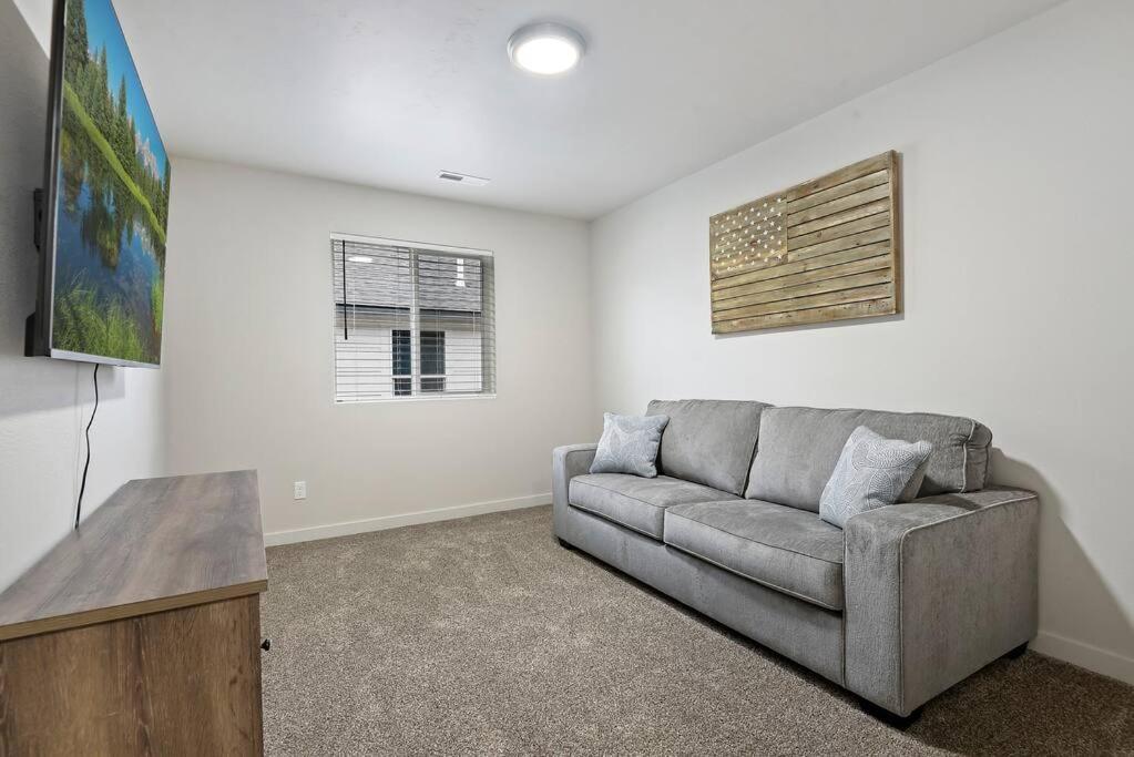 Beautiful Brand New Kuna Home! Luaran gambar